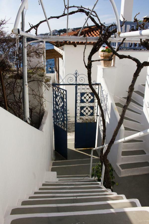 Blue Island Apartamento Batsi  Exterior foto